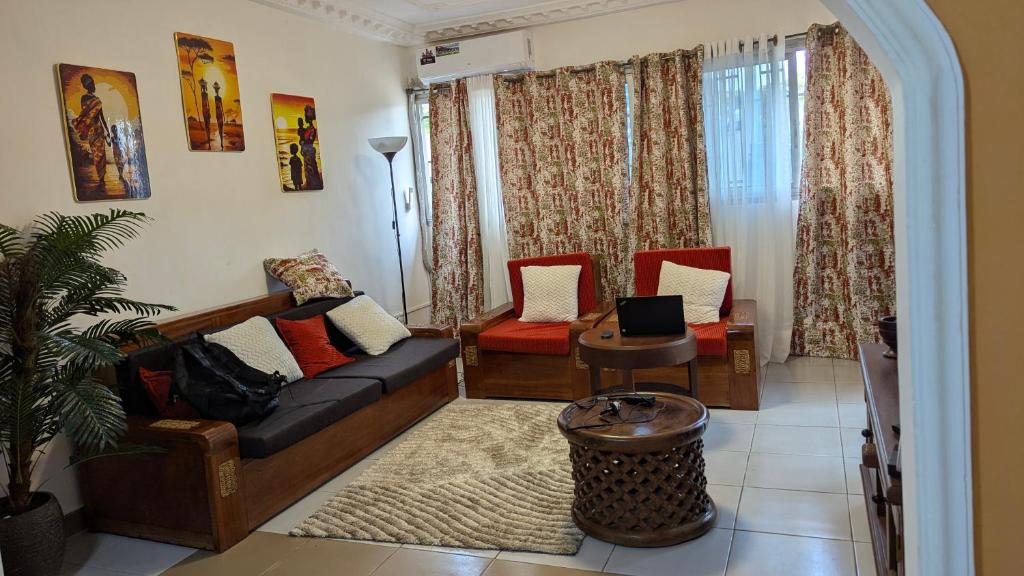 LANISCA'S Home
